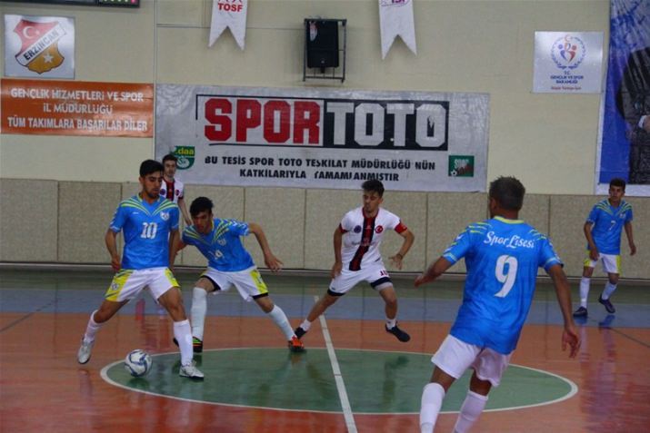 Futsal gençler yarı final müsabakaları başladı